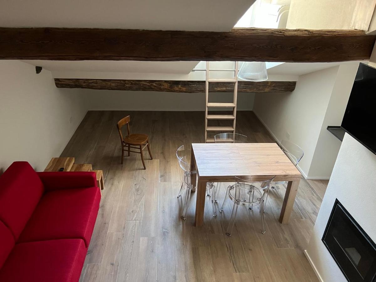 Belabri - Central Charme&Comfort -Mansarde E Appartamento Aosta Luaran gambar