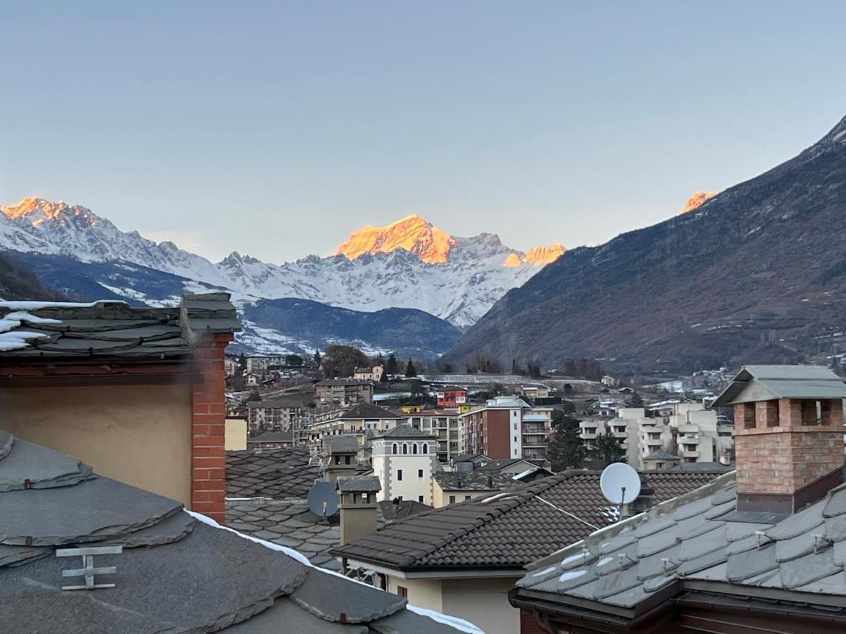 Belabri - Central Charme&Comfort -Mansarde E Appartamento Aosta Luaran gambar